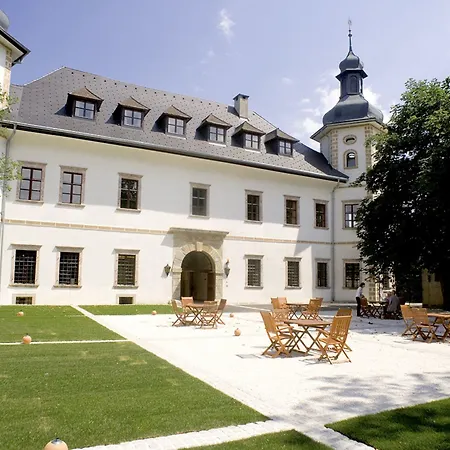Jufa Schloss Roethelstein Szálloda 3*