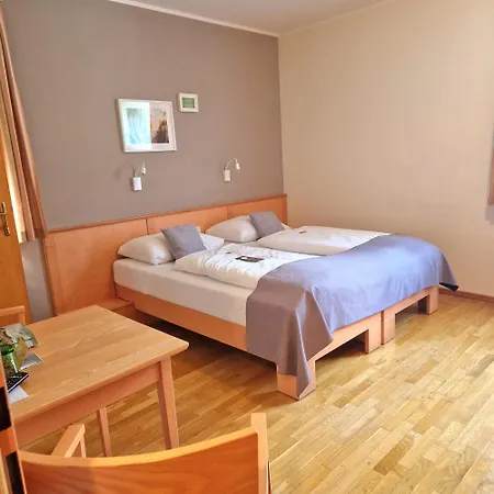 Jufa Schloss Roethelstein 3*