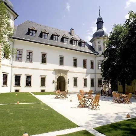 Jufa Schloss Roethelstein Szálloda