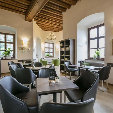 Jufa Schloss Roethelstein ホテル