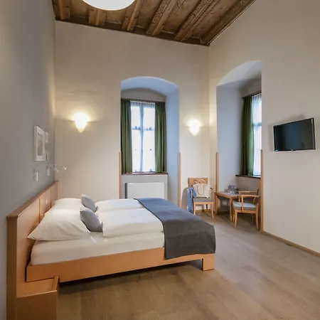 ホテル Jufa Schloss Roethelstein