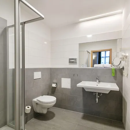 호텔 Jufa Schloss Roethelstein