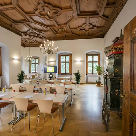 Jufa Schloss Roethelstein - Self Check-in Admont