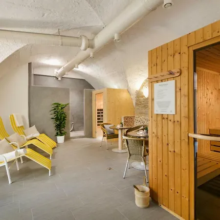 ホテル Jufa Schloss Roethelstein