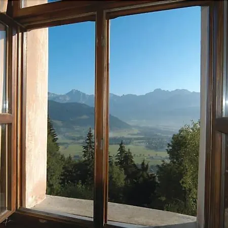 Отель Jufa Schloss Roethelstein 3*