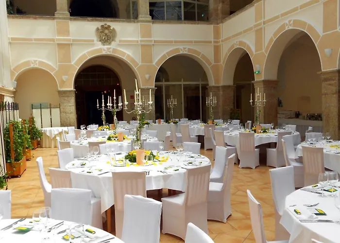 فندق Jufa Schloss Roethelstein