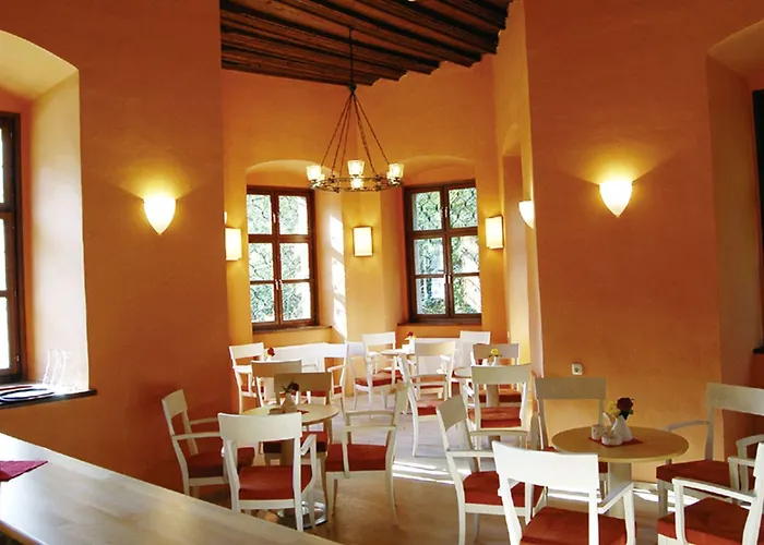 Hotell Jufa Schloss Roethelstein 3*