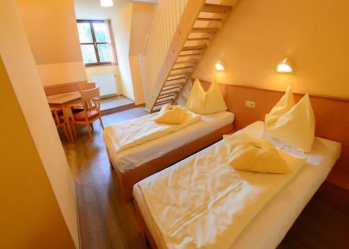 Jufa Schloss Roethelstein 3* أدمونت