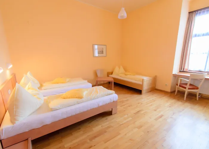 Jufa Schloss Roethelstein فندق أدمونت