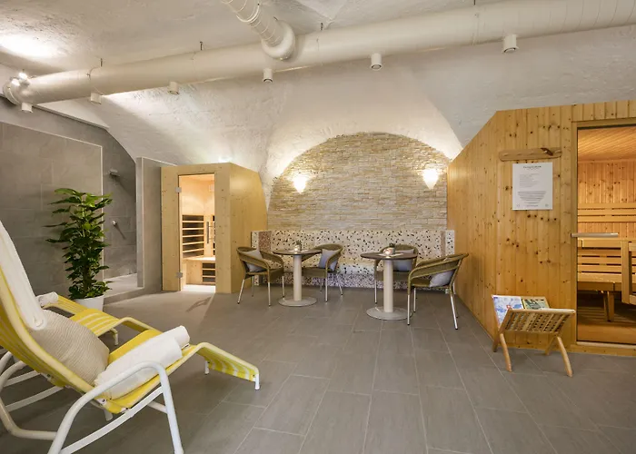 Hotel Jufa Schloss Roethelstein 3*