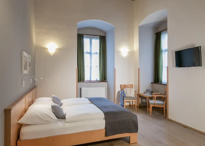 Hotell Jufa Schloss Roethelstein