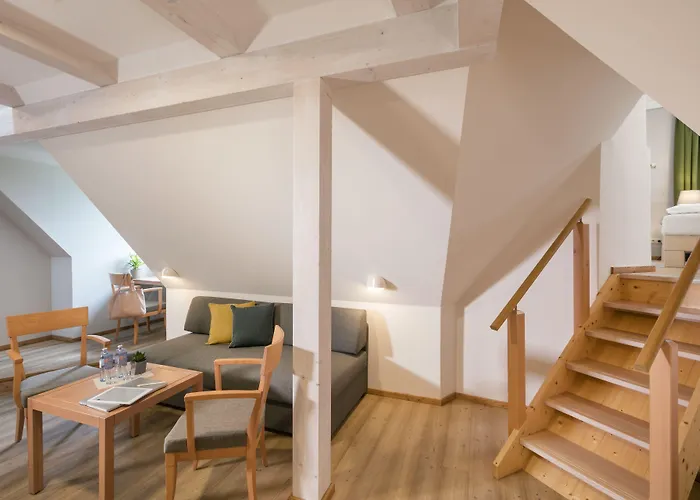 Jufa Schloss Roethelstein 3* أدمونت