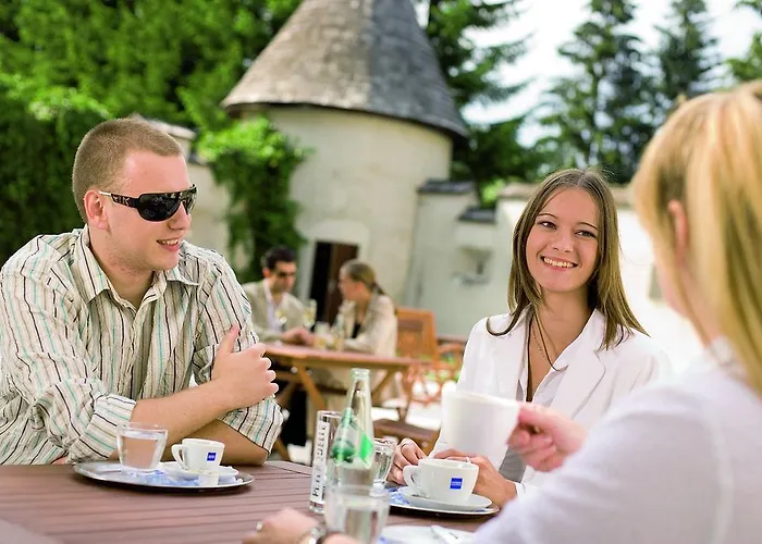 Jufa Schloss Roethelstein 3*