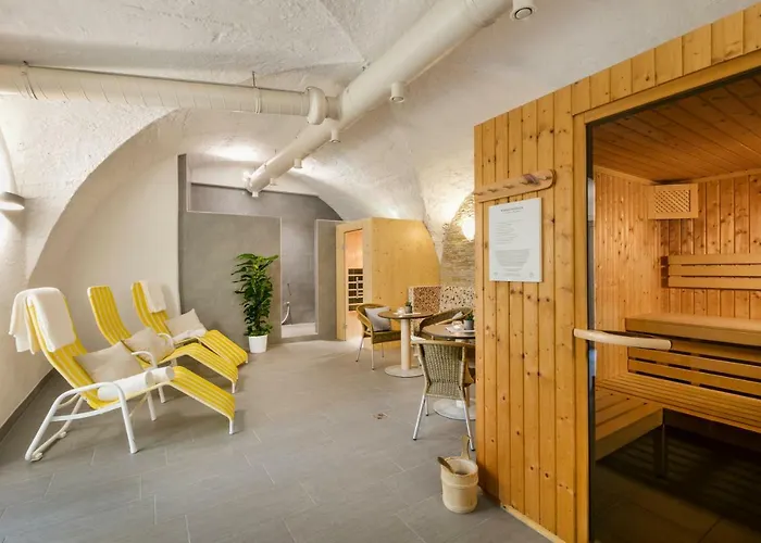 فندق Jufa Schloss Roethelstein