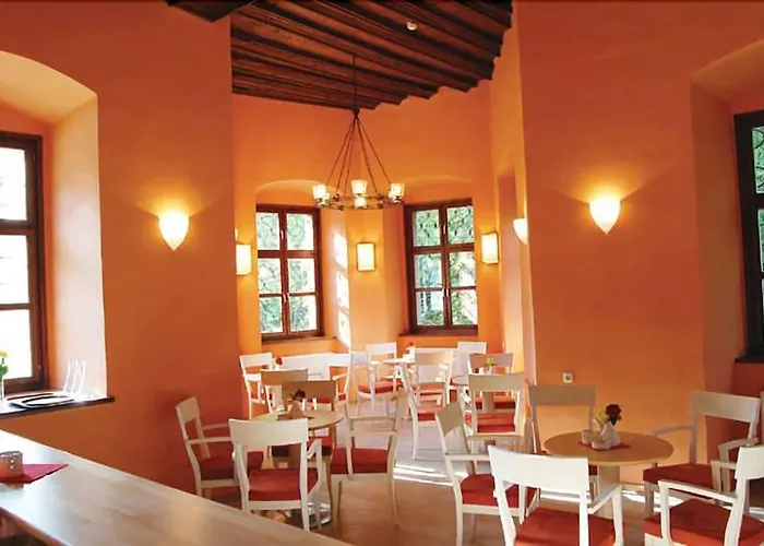 Jufa Schloss Roethelstein فندق أدمونت