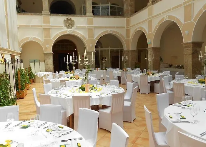 Jufa Schloss Roethelstein أدمونت